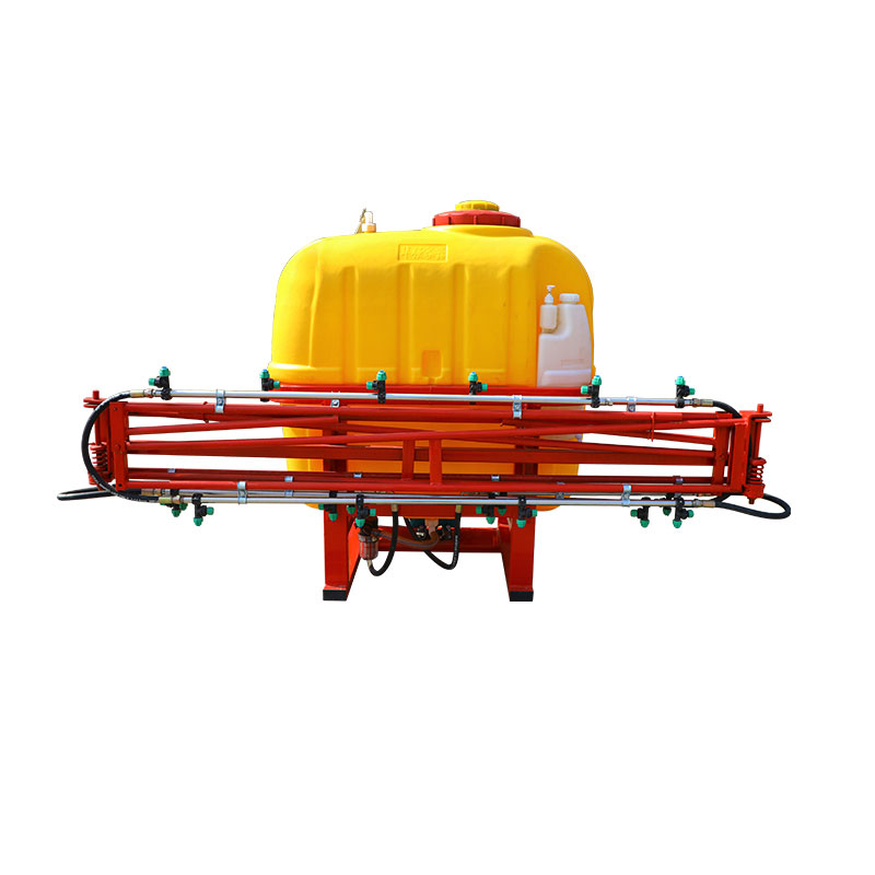 Tractor boomsprayer